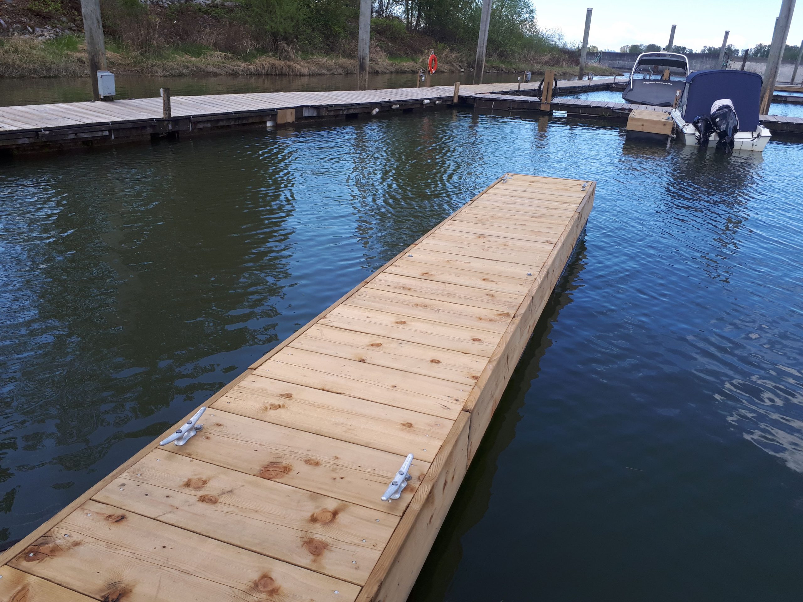 Brand new docks at the Pitt Meadows Marina